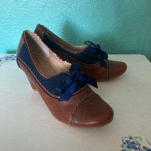 1940s Vintage Inspired Blue Suede & Leather Heels